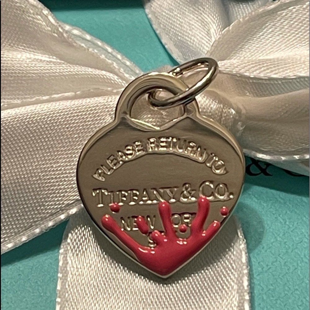 Tiffany & cCo. Pink Splash Heart Charm.